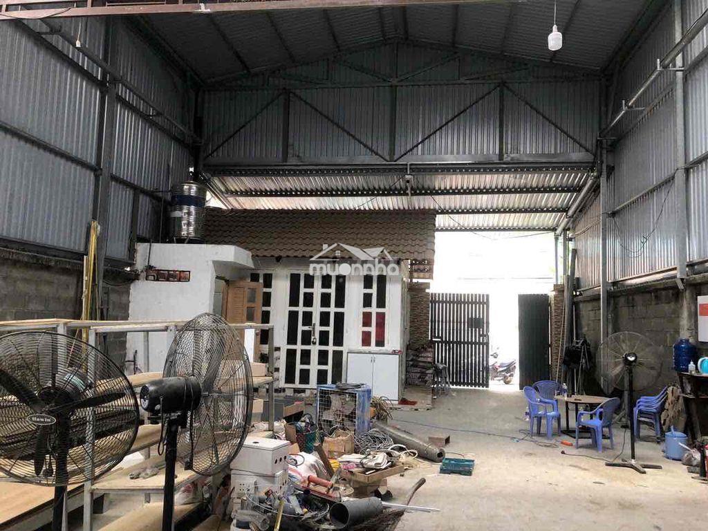 Cho thuê kho-xưởng (như hinh) dt:500m2- điện 3fa văn phòng- nhà ở đc: - 2