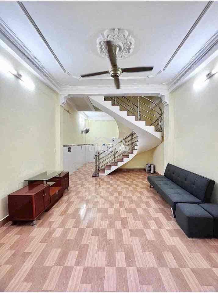 Nha 2 lau hem 60 lam văn bên co 3pn2wc du noi that
