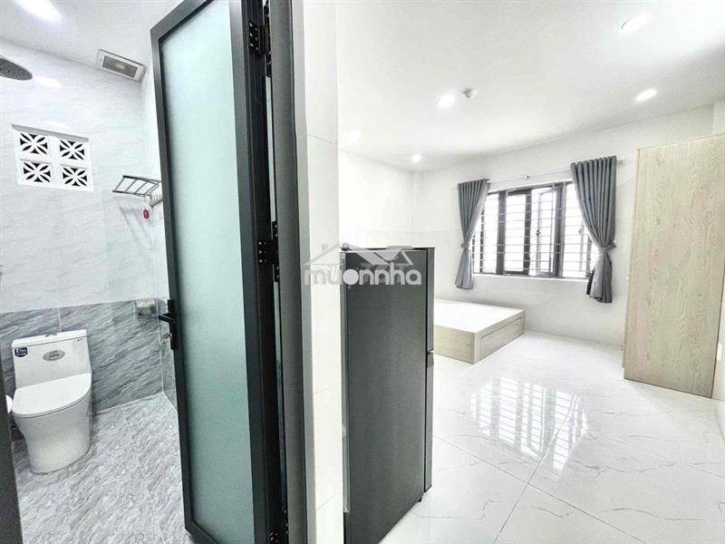 Phòng mới xây 100% full nội thất cửa sổ trời đón nắng đón gió