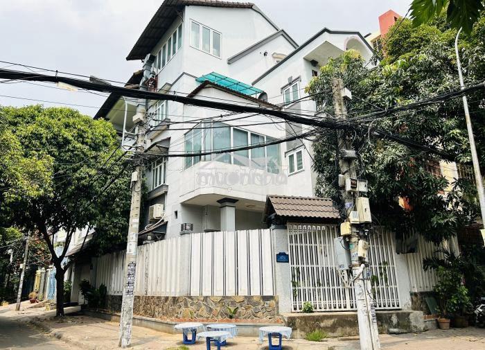 Bán nhà căn góc 2 mặt tiền ngô quyền q.10 (dt:6.7x15) nhà 3 lầu