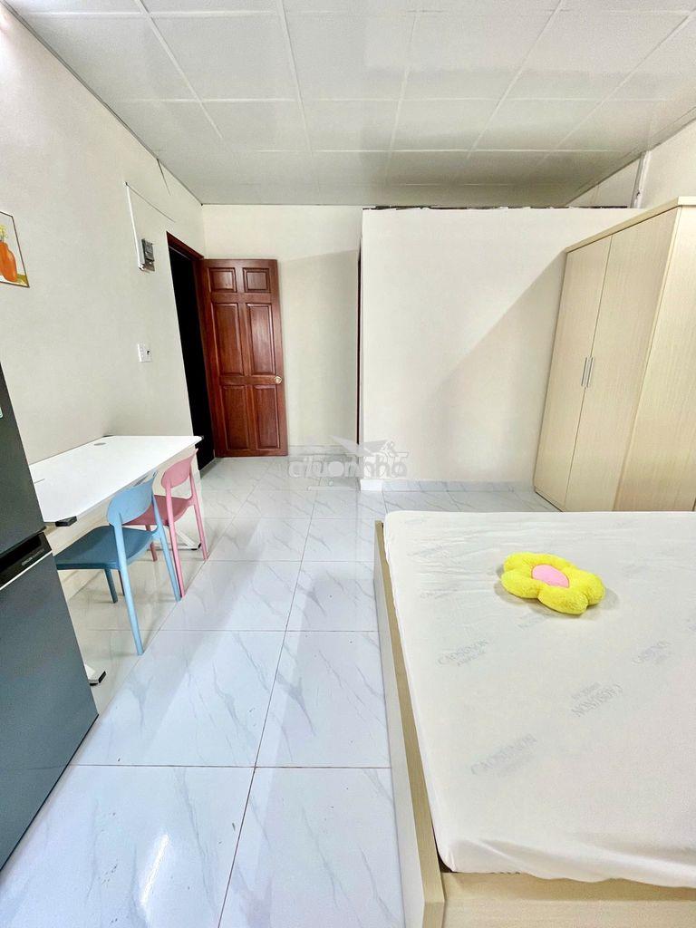 Chính chủ cho thuê 180 nguyễn hữu cảnh - ban công tách bếp 35m2 - 2