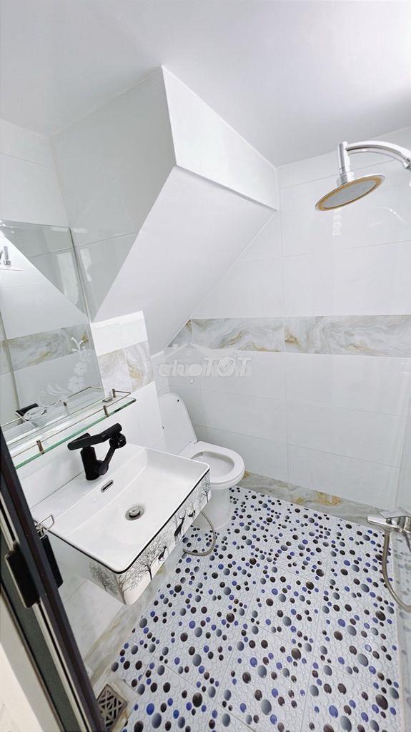 Nhà đẹp q4- hẻm 4m- 41m2 - 2 tầng- ko lộ giới- chỉ 4 tỷ nhỉnh - 4