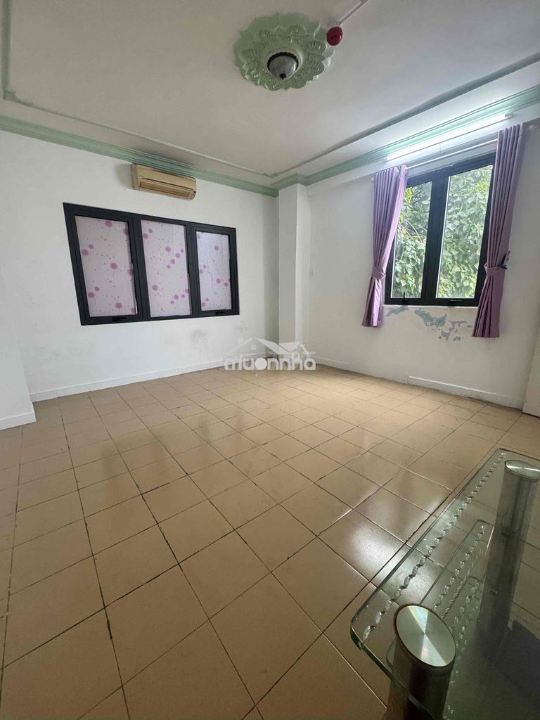 Phòng trọ 30m2 đường nguyễn tất thành q4 - 2