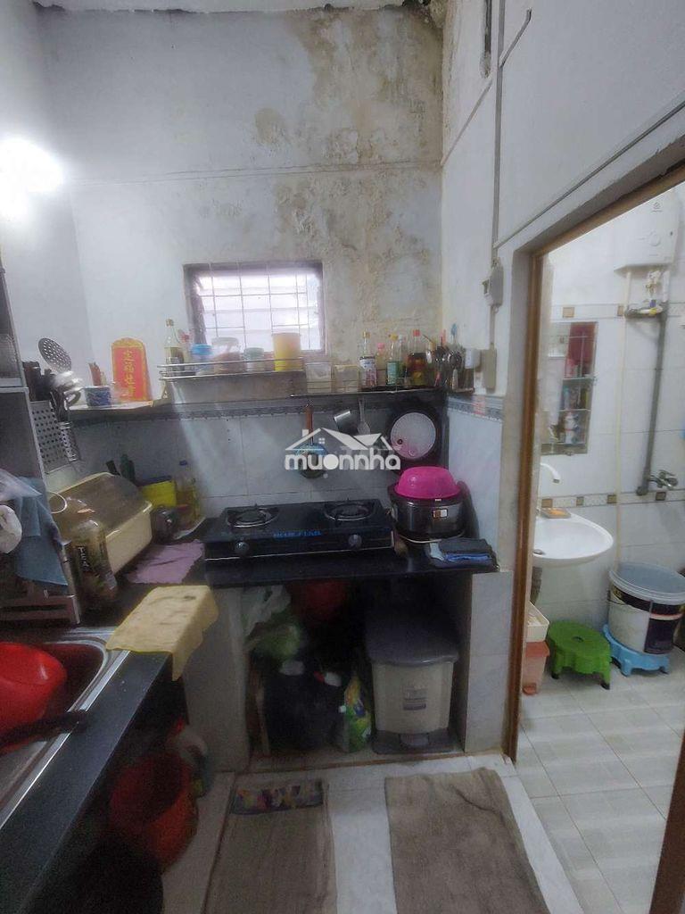 Cho thuê nhà đường phạm hùng c9 dt.4m×16m } 1 lững 2 phòng 1 wc hẽm 5m - 3