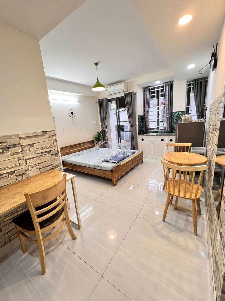 Chính chủ cho thuê studio full nội thất, ban công - ngay dh văn lang