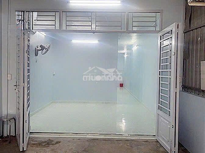 Cho thuê nhà đường lê trọng tấn 4 x 20 m cấp 4 đẹp , có máy lạnh. - 2
