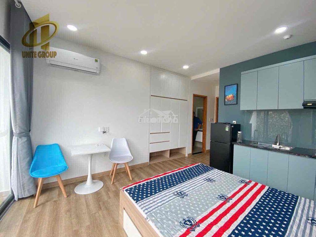 Cho thuê căn hộ tone gỗ ban công lớn gần ngã 6 lý thái tổ ngay quận 10 - 2