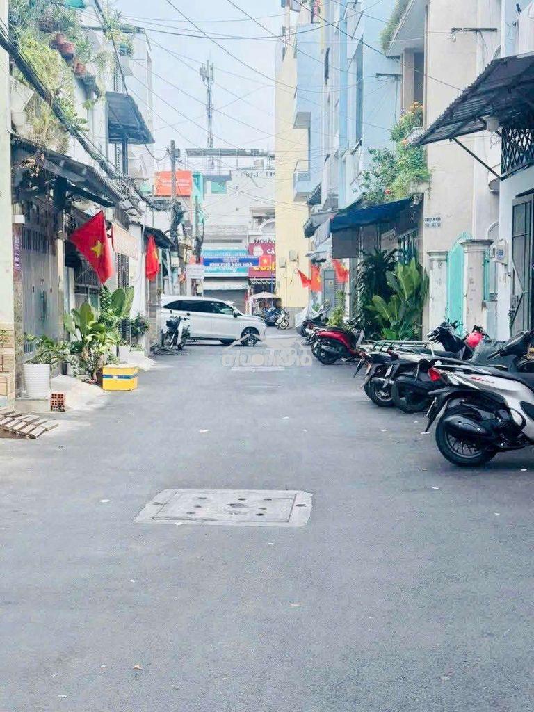Hiếm - nhà 3 tầng hẻm xe hơi khu bàu cát - 5 tỷ xíu