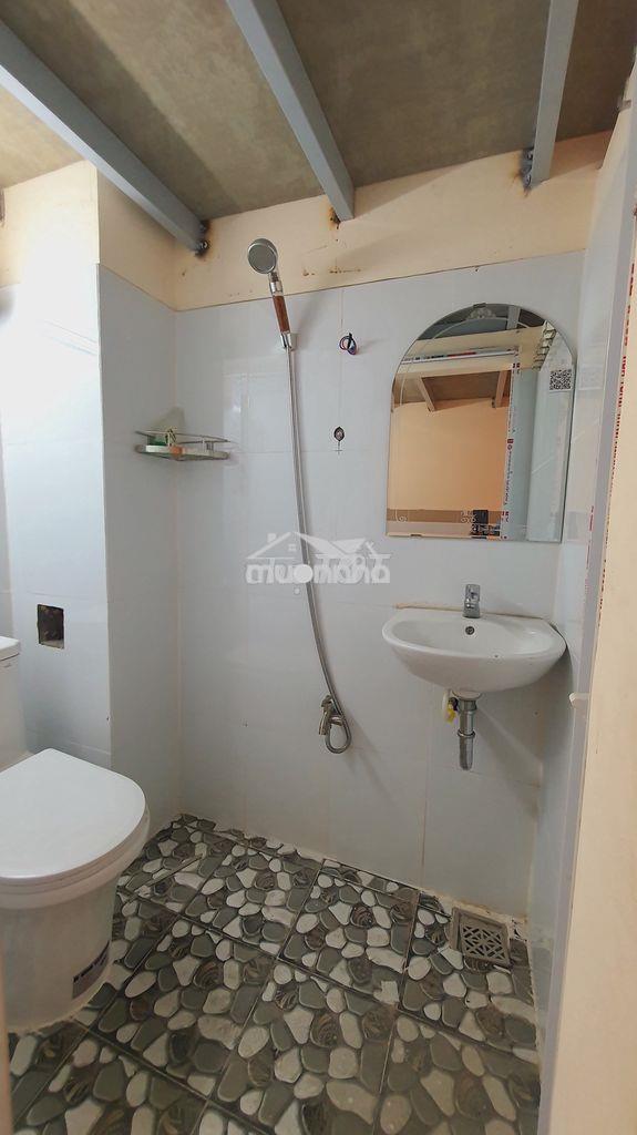 Phòng trọ giá tốt từ 2t8 có máy lạnh ( hỗ trợ  một người ở ) - 4