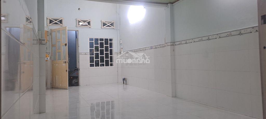 Cho thuê nhà hẻm 1 trệt ,1 lửng ,nở hậu đường khánh hội ,q4 - 4