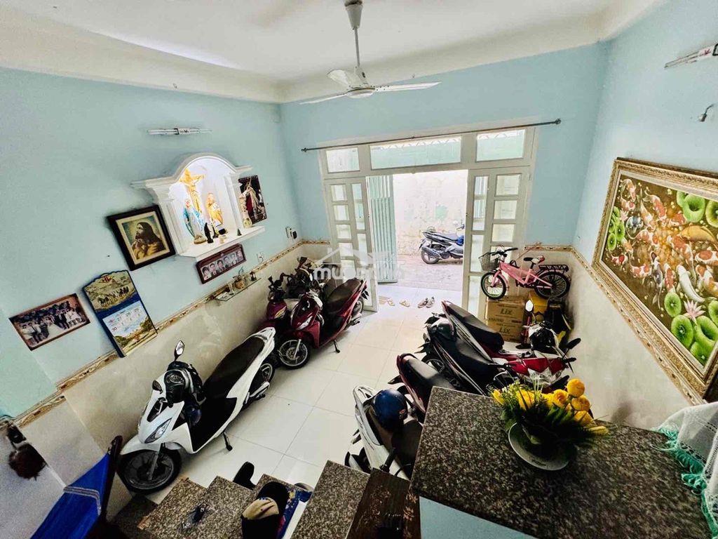 Nhà bán hàng hiếm nhất khu vực - 2