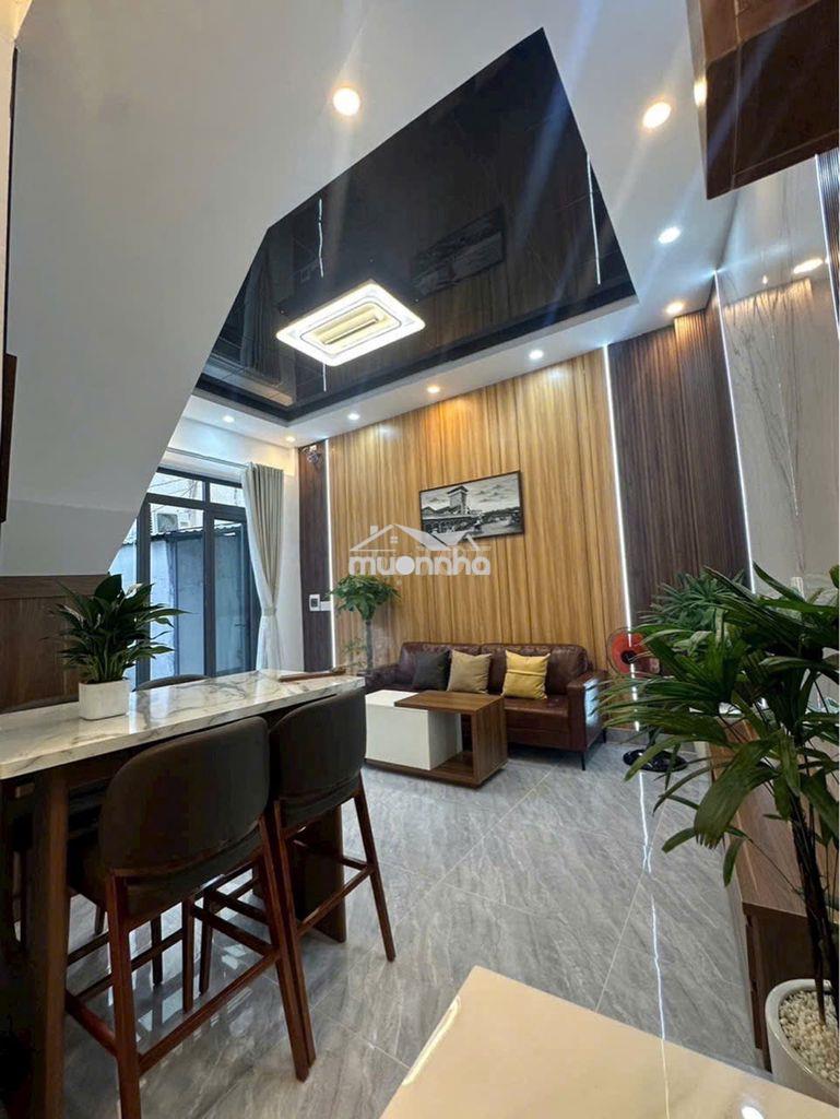 Nhà 3 lầu 5 tỏi - đường bà hom