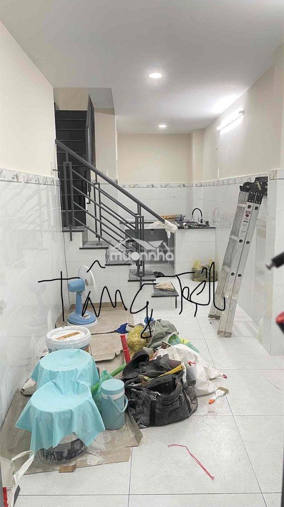 Nhà mới xây nguyên căn cho thuê. nằm ngay trung tâm quận gv