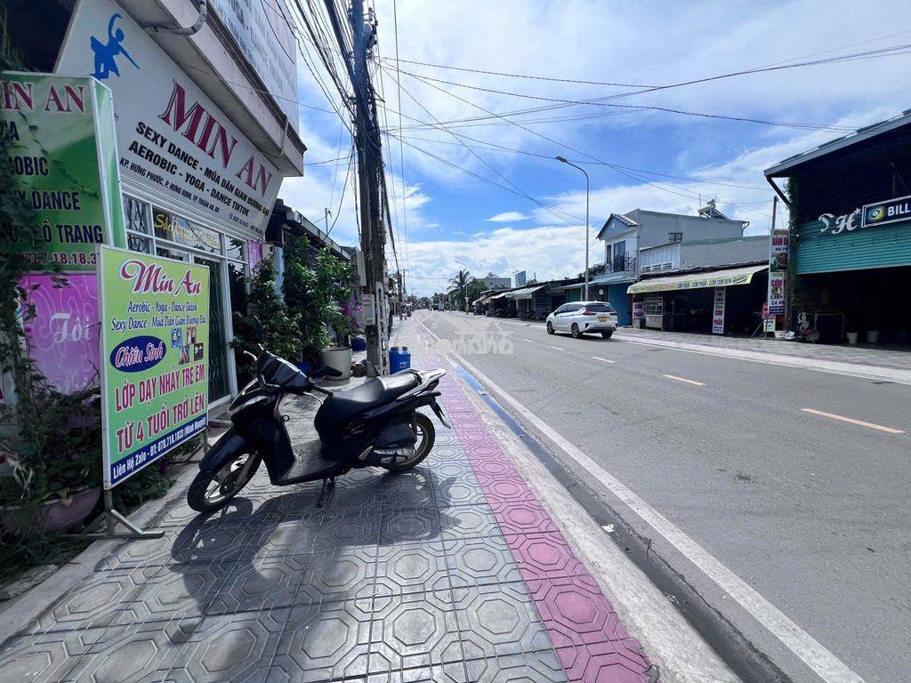 Nhà mặt tiền chòm sao, chỉ để ở, 3 phòng - 3,2 triệu (bao điện nước) - 2
