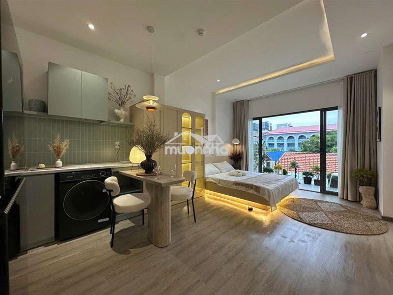 Chính chủ cho thuê phòng ban công, full nội thất ngay cv làng hoa