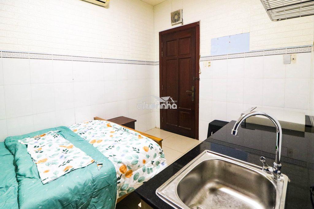 Phòng đường số 10 kdc trung sơn, bình hưng, bc, 20m2, đủ nội thất, 3tr - 2
