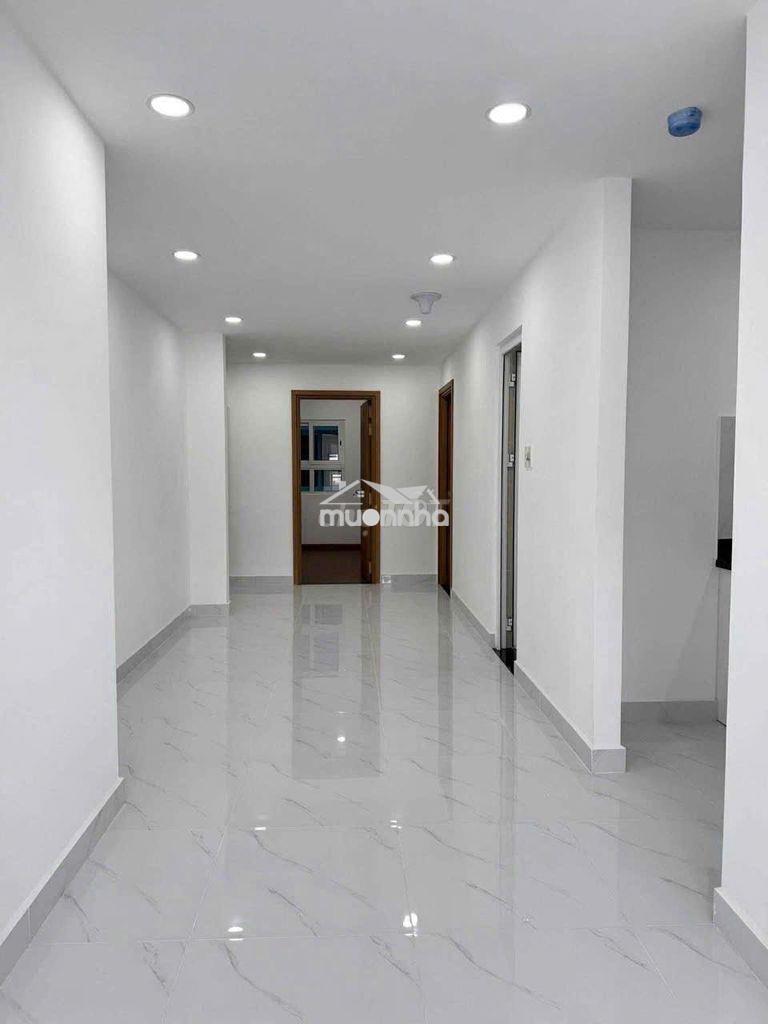 Hot-61m2-2pn 2wc-vào ở ngay- máy lạnh, tủ lạnh, nước nónggiường bancon