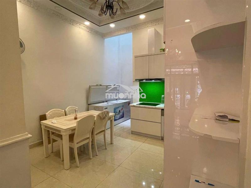 Nhà 2 lầu 3pn hẻm xe hơi gần lý phục man