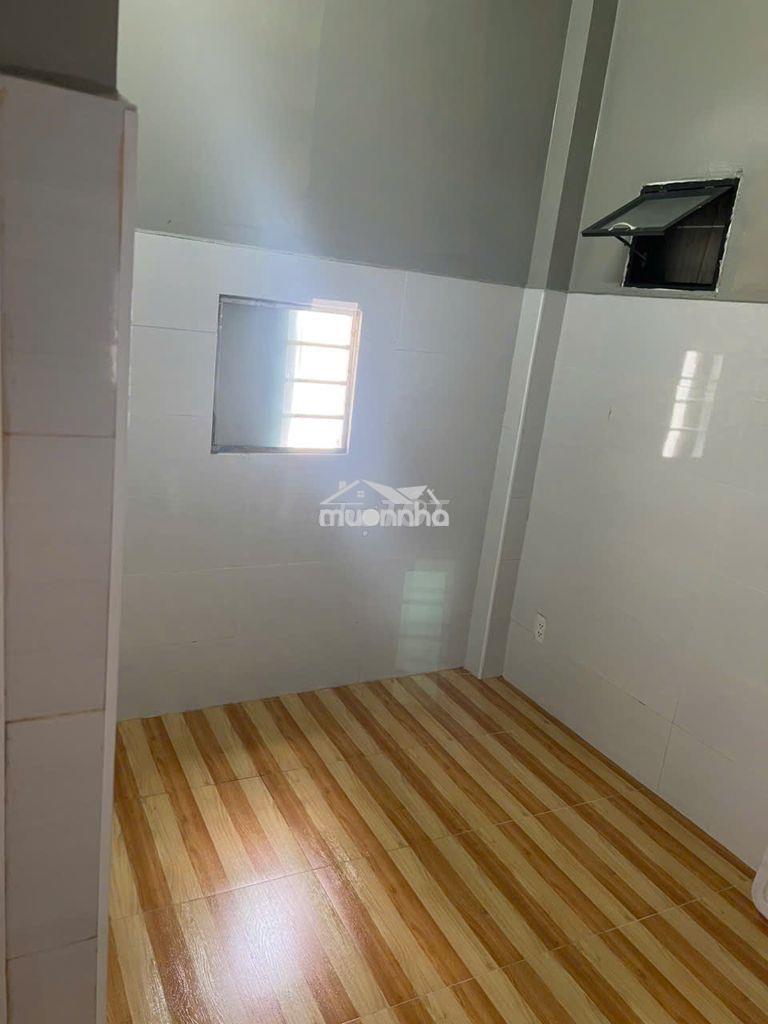 Phòng cho thuê toilet riêng - có máy lạnh  - lối đi riêng - 3