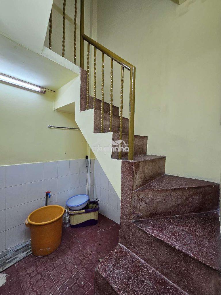 Nhà 2 lầu kiên cố giá hợp lý - 3