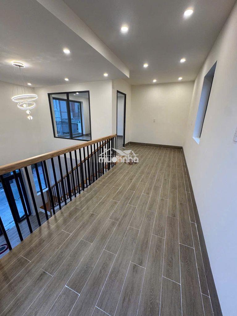 Bán nhà mới lô góc 2 mặt tiền 2 tỷ 390tr xã long hải , full nội thất - 4