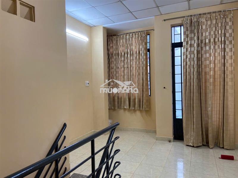 Cho thuê nhà 1 trệt , lửng và 1 lầu. hẻm xe hơi, gần aeon tân phú