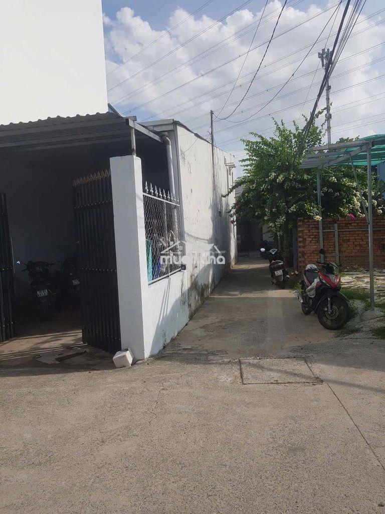 Căn góc 2 mt hẻm tải ..cách mt nguyễn ảnh thủ 50m..dt 88m.nhà cap 4 - 4