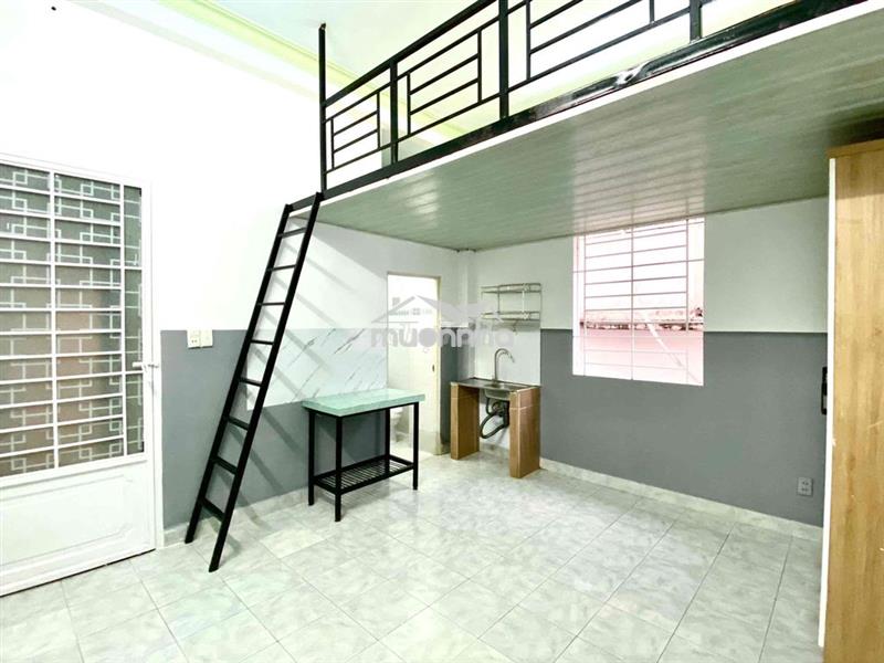 🏡 Chính chủ cho thuê phòng trọ gác lửng cửa sổ ngay tân quy giá 3tr8
