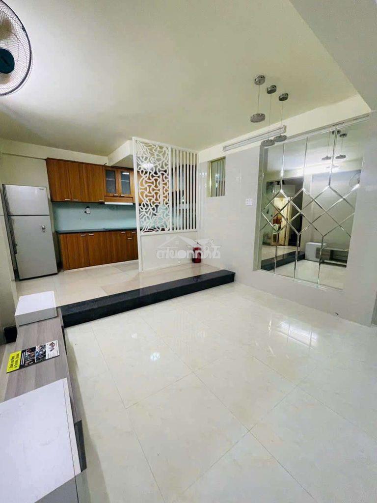Nhà hxh lê văn sỹ q3, 19tr - 2