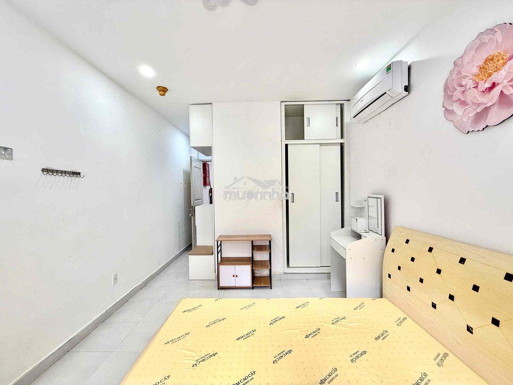 Cho thuê căn hộ ban công full nt chỉ tính điện nước gần chợ bến thành - 2
