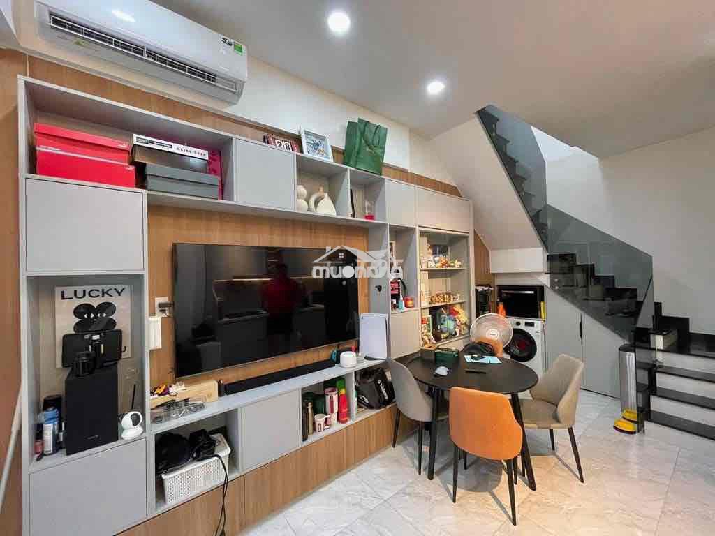 Nhà phố full nội thất - hẻm ba gác cách hẻm xe hơi 50m - sát quận 1 - 2