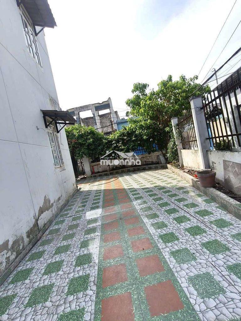 Cho thue nha vuon goc 2 mat tien hoc mon - 3