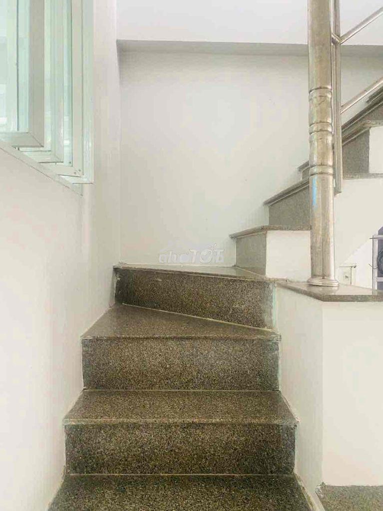 Nhà gần trường cấp 1..2..3.  trệt lầu 2pn 2wc. đường xe hơi - 4