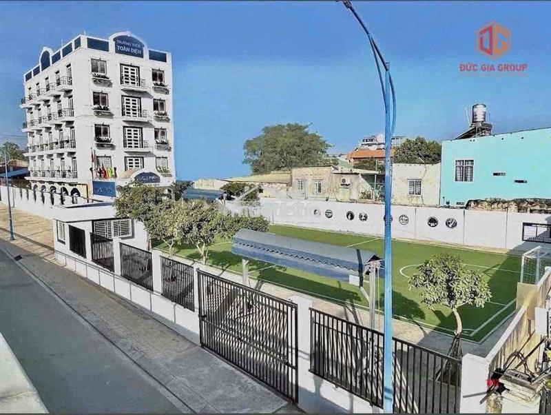 Cho thuê toà nhà nguyên căn view sông
