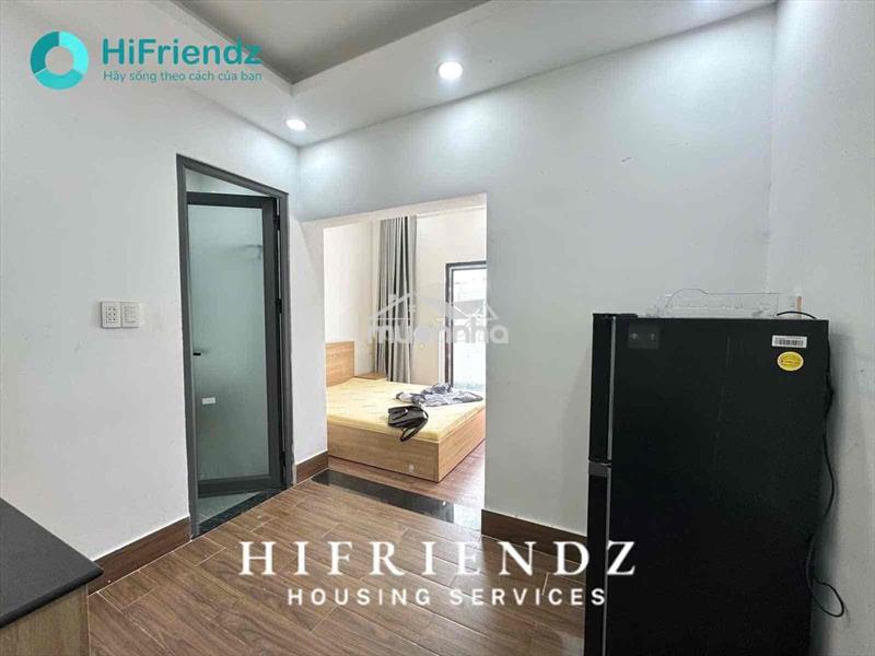 Studio ban công dạng tách bếp full nội thất ngay ngã tư ga