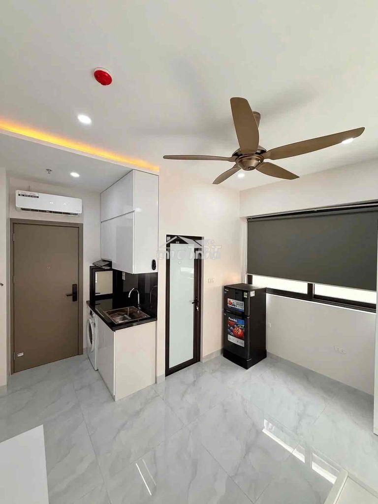 Studio 35m2 ban công cửa sổ trời ngay quận 3 - 4