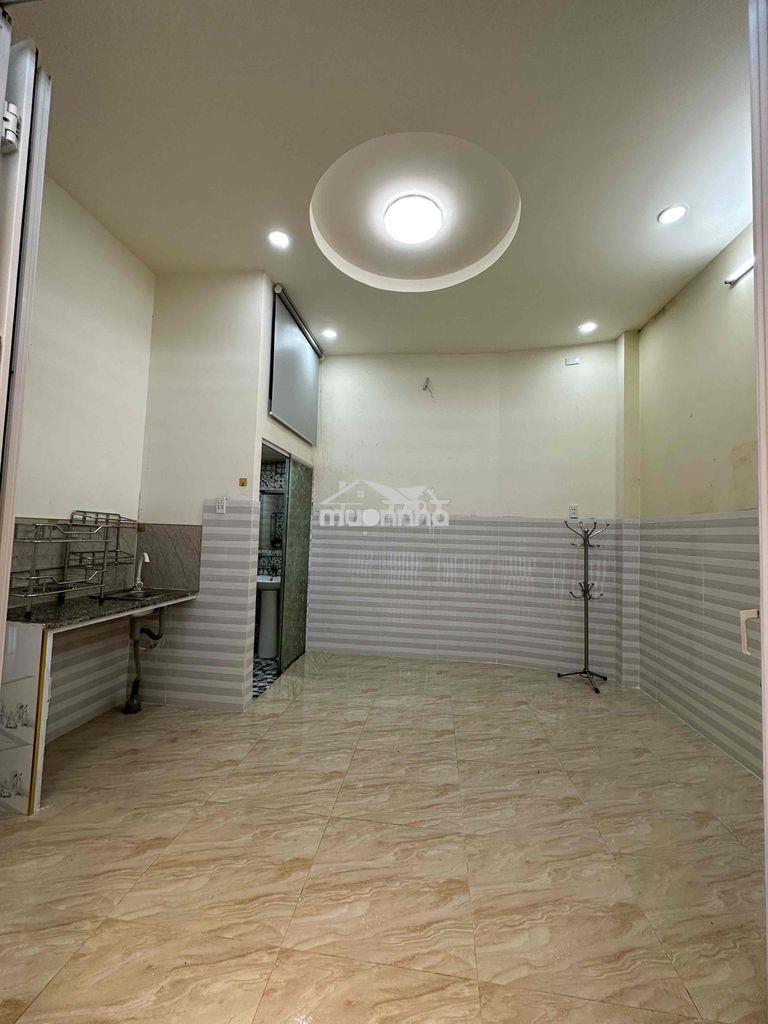 Cho thuê phòng trệt 27 m2 cmt8 quận 10 - 3