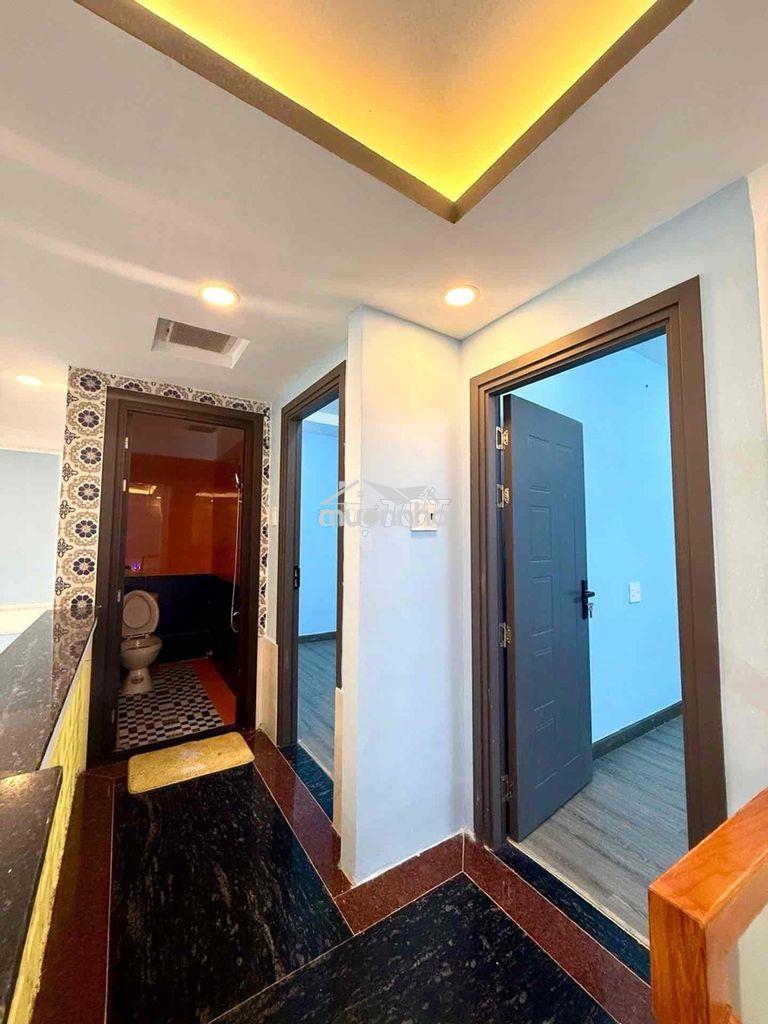 2 tầng btct, sát bên quận 7, dt 70m2, ngang khủng 7m, 3pn, nhỉh 4t - 4