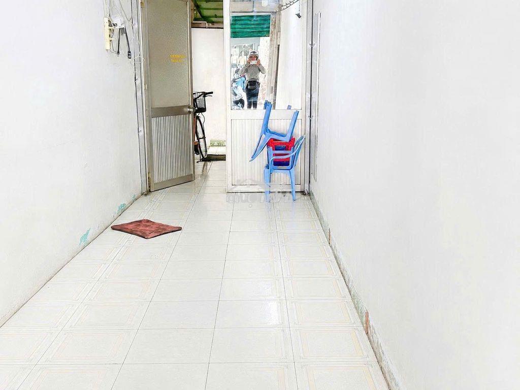 Cho thuê mặt bằng 2 góc mặt tiền - trung tâm quận 5 - 2