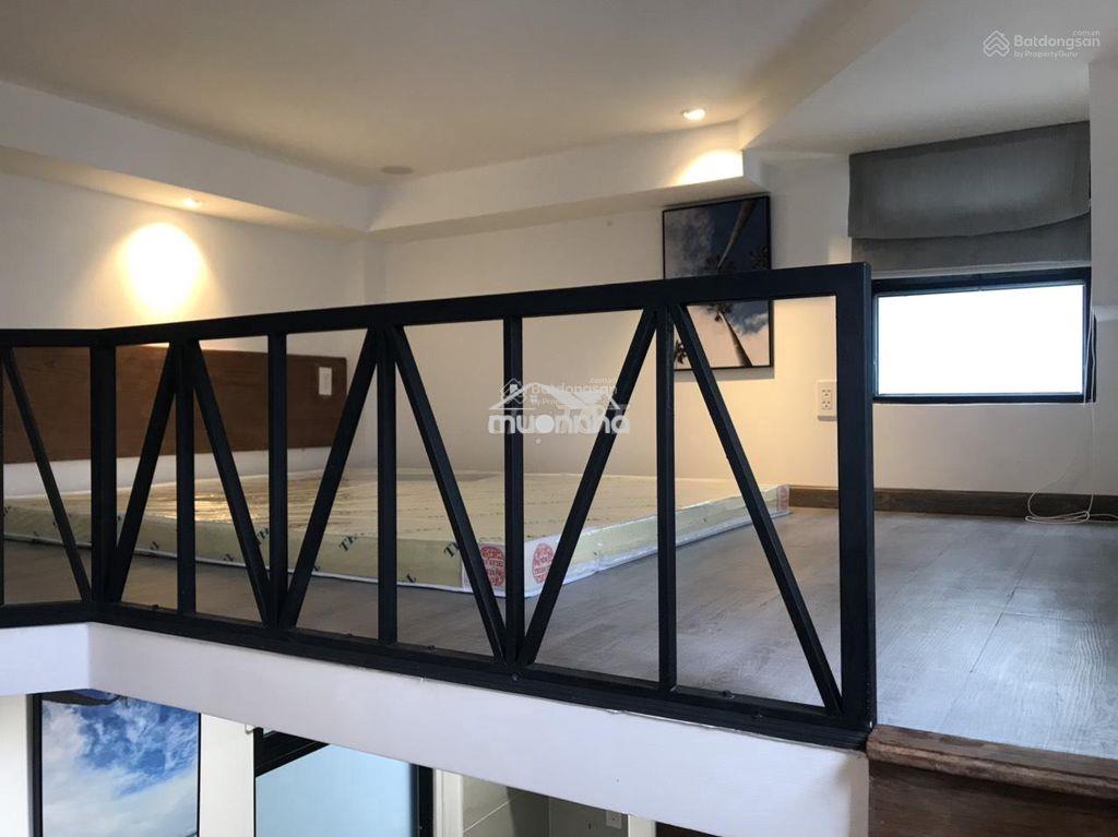 Phòng có cửa sổ lớn, ban công thoáng sạch không khí thiên nhiên - 2