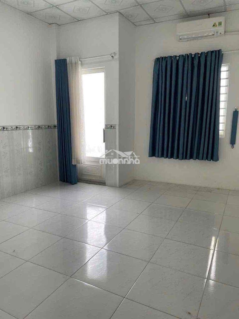 Nhà 1 trệt 1 lầu 2pn 2wc 4x10m hẻm xe hơi phú thuận gần phú mỹ hưng