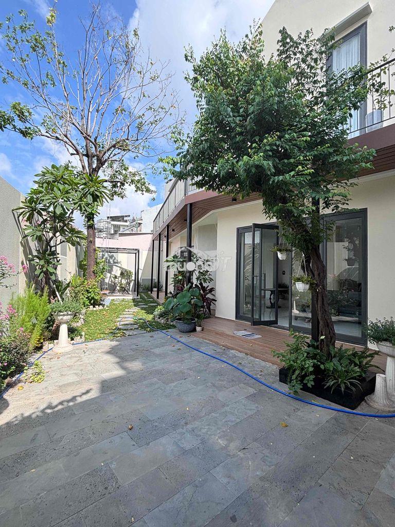 Nhà vườn hiện đại cạnh vimcom lê văn việt  dt 200m2