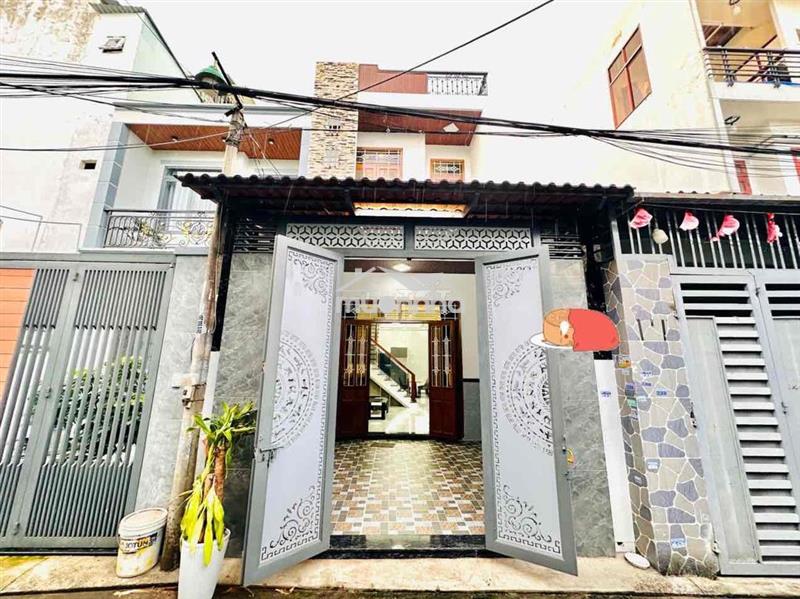 Bán nhà 4.1m x 15m 2 tầng có sân để hơi trong nhà đường nguyễn thị búp