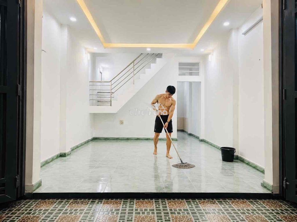 Gần sân bay - 4.4m x 12.5m - đang cho thuê 8 triệu/tháng - chỉ 4.x tỷ - 2