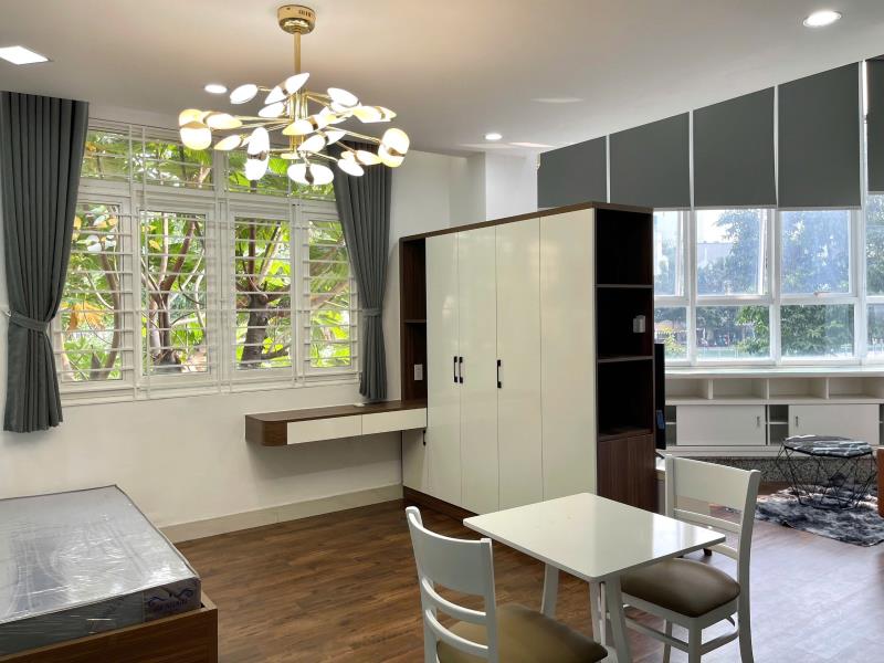 Cho thuê căn hộ cao cấp mặt tiền trường sa view sông, cửa sổ lớn phú nhuận giáp quận 1 & quận 3 - 3