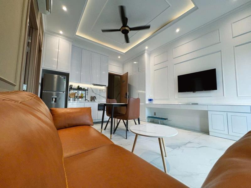 Cho thuê căn hộ 1 phòng ngủ ban công có bảo vệ gần cầu ba son quận 1 - 4
