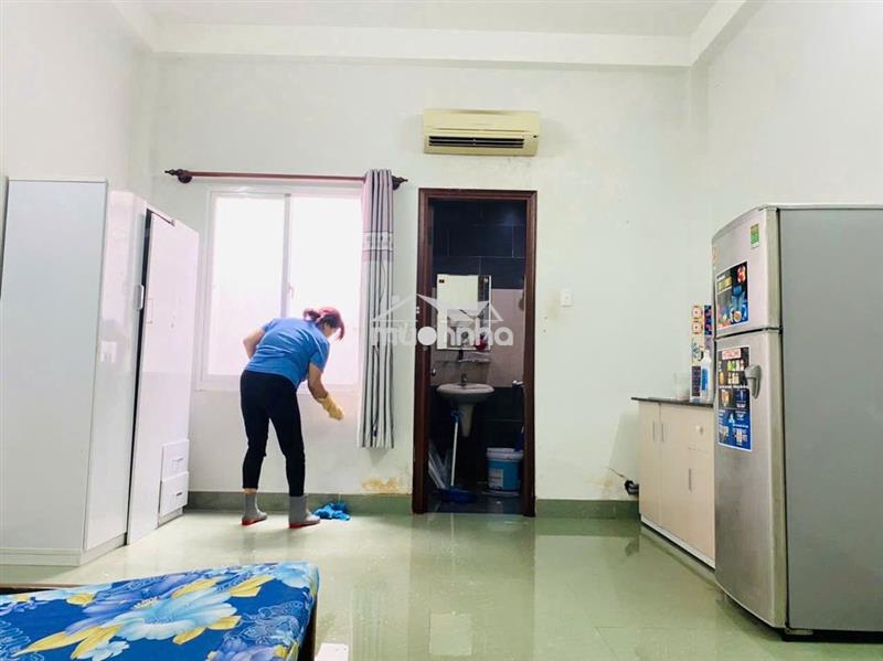 Phòng 5tr cửa sổ trời hẻm 196 tô hiến thành p15 quận 10.