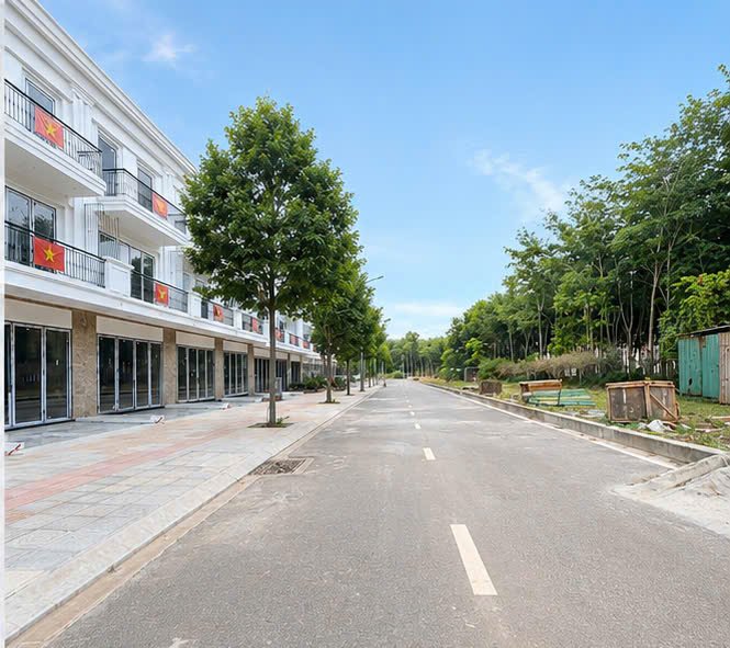 Bán nhà mặt tiền đường 32m - 3