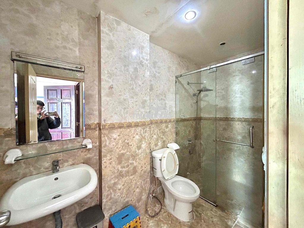 Trống sẳn studio full nội thất ngay đại học y dược - 4