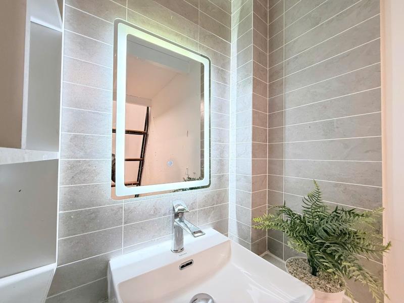 Cho thuê duplex full nội thất - ban công - ngay ngã tư hàng xanh chỉ 5tr - 4